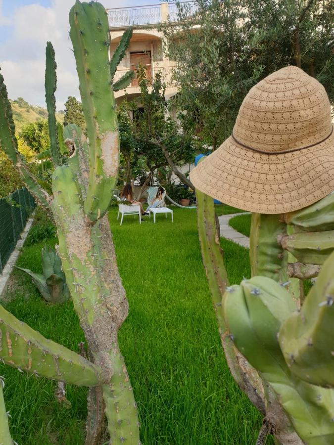 B&B Kamalei Тропеа Екстериор снимка