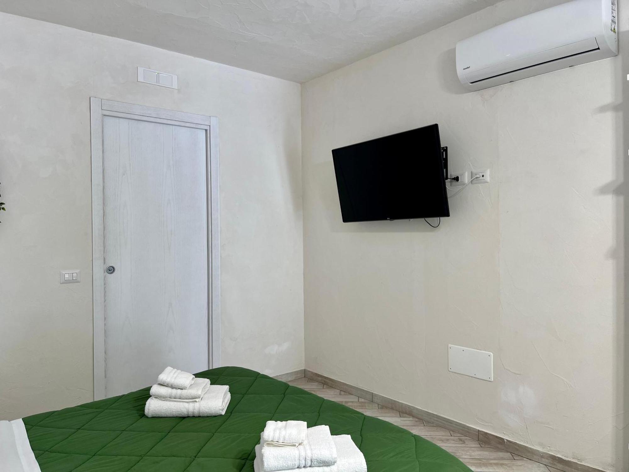 B&B Kamalei Тропеа Екстериор снимка